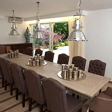 Unforgettable Retreat 8 Bedrooms Peljesac Majestic Tranquil 别墅 *